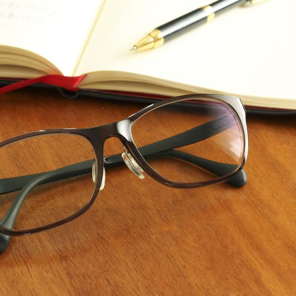 前橋市のメガネ屋では遠視用レンズもお選びいただけます